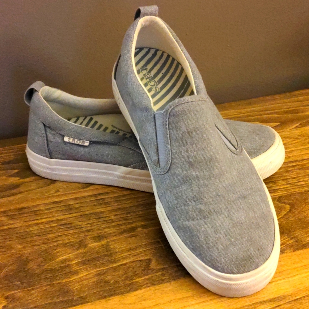 Taos Footwear Gray Slip-On Sneakers